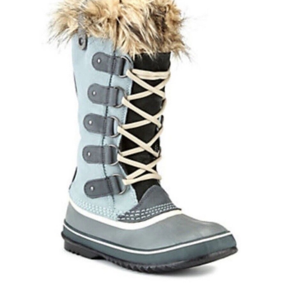 Rare Joan of Artic Boots in blue. Like new worn twice.